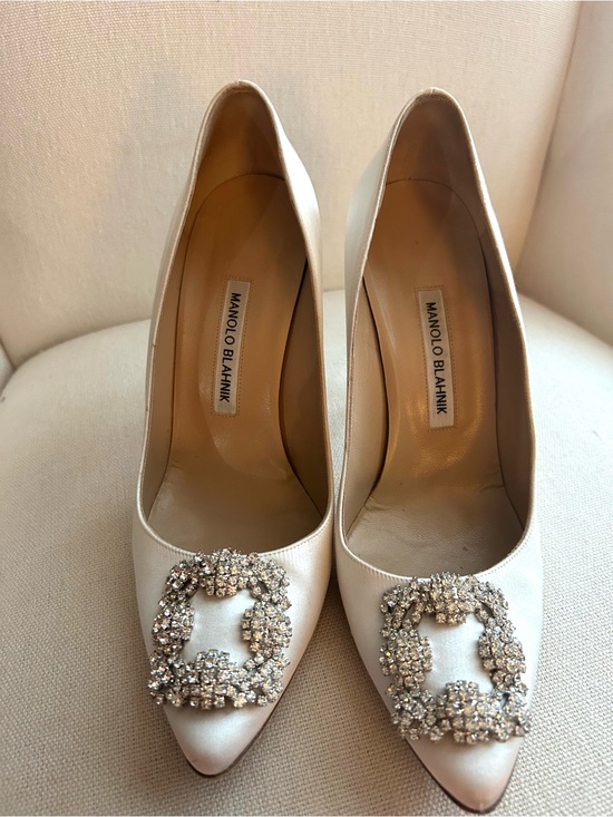 Manolo Blahnik Shoes - Manolo Blahnik Ivory Satin Pointed Toe Pumps with Crystal Buckle Accent 39.5